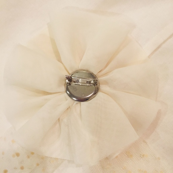 Cream Fabric Flower Pin - Picture 3 of 4